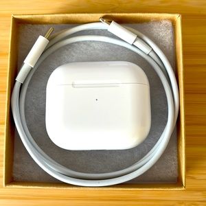 APPLE AirPods (3rd generation) with MagSafe